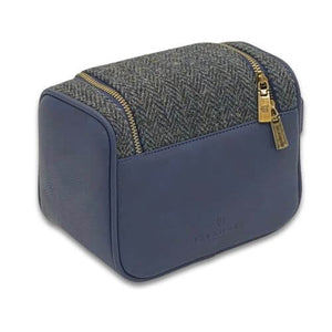 Another Back image of the Grey Herringbone Men's Wash Bag with the zip on the right hand side. 