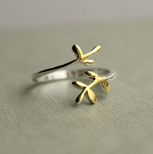 Front view of the Botanical Sterling Silver Sprig Ring with gold-plated details.