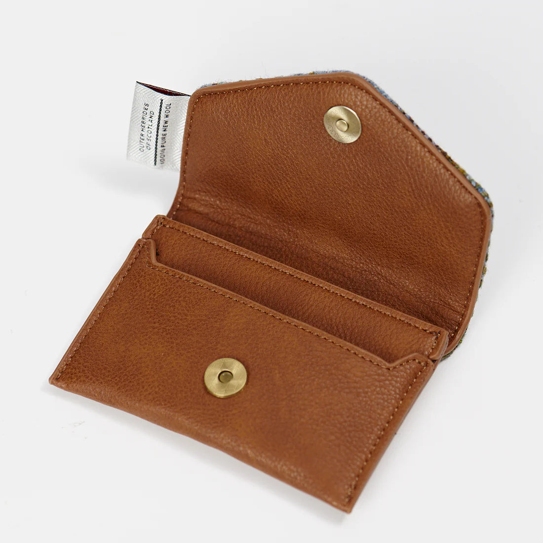 Inside the chestnut tartan card holder. 