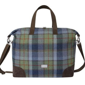 Earth Squared Inveresk Tweed Weekend Bag: Showcasing a classic tweed pattern in green and brown colours.