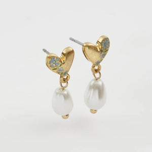 Side View – Side angle showcasing the heart and pearl drop, revealing the intricate floral details.