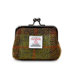 Ladies Harris Tweed Coin Purse finished with a green and brown chestnut tartan design.