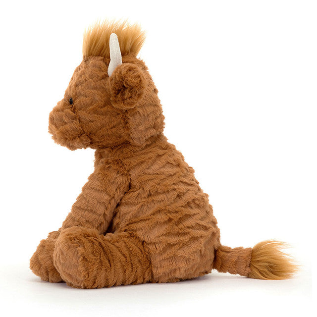Side View: Side profile of the cuddly Jellycat Fuddlewuddle Highland Cow. Highlights the compact size (perfect for little hands!), the soft, huggable textured fur.