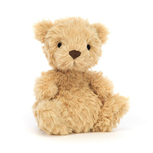  Honey-colored huggable! The Jellycat Yummy Bear (15cm x 8cm) is a pocket-sized plush with super soft fur, a sweet face, and is ready for adventures.