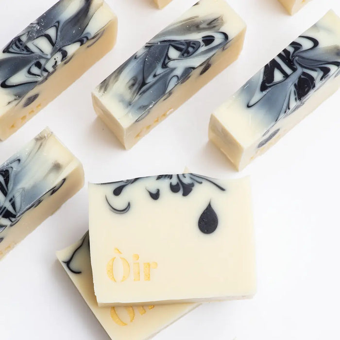 Oir Cedarwood, Clary Sage, Rose Geranium & Vetiver Soap