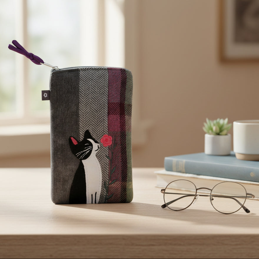 Cat and Flower Applique Eye Glass Case showing tweed design with cat motif