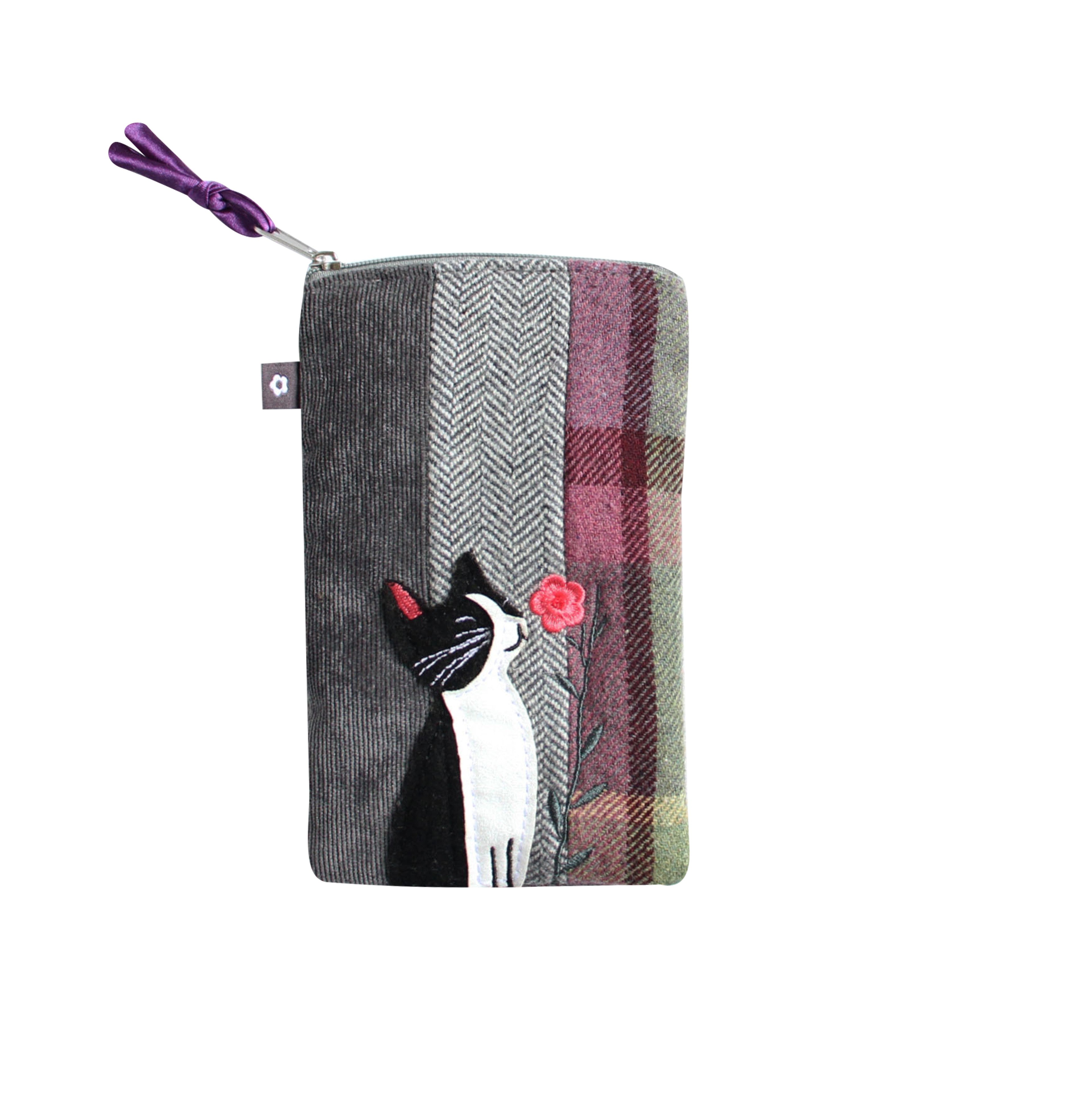 Cat and Flower Applique Eye Glass Case front view showing zip closure