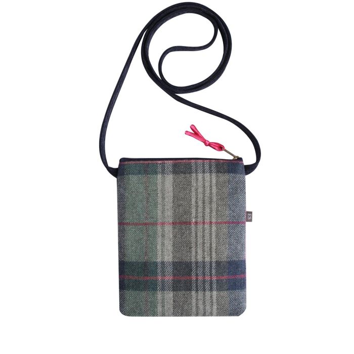 Highland Cow Applique Sling Bag back view showing slip pocket