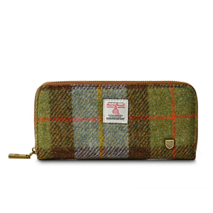 From the front the Islander Chestnut and Blue Harris Tweed Zip Purse.