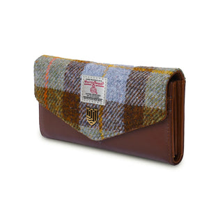 Ladies Harris Tweed Purse with a brown and green chestnut & blue tartan pattern.