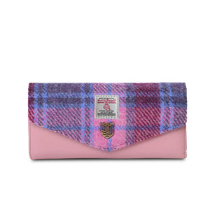 Front on image of the Islander Pink & Blue Tartan Ladies Large Clasp Purse.
